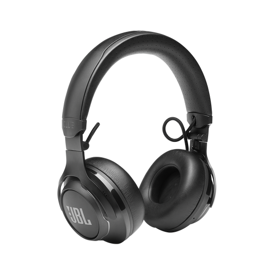 JBL CLUB 700BT - Black - Wireless on-ear headphones - Detailshot 2