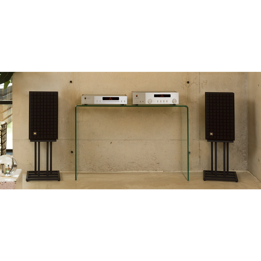 JBL CD350 Classic - Walnut - Compact Disc Player - Detailshot 5