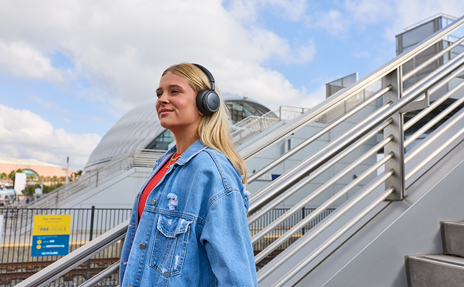 JBL Signature Sound with Hi-Res Audio (wired and wireless)