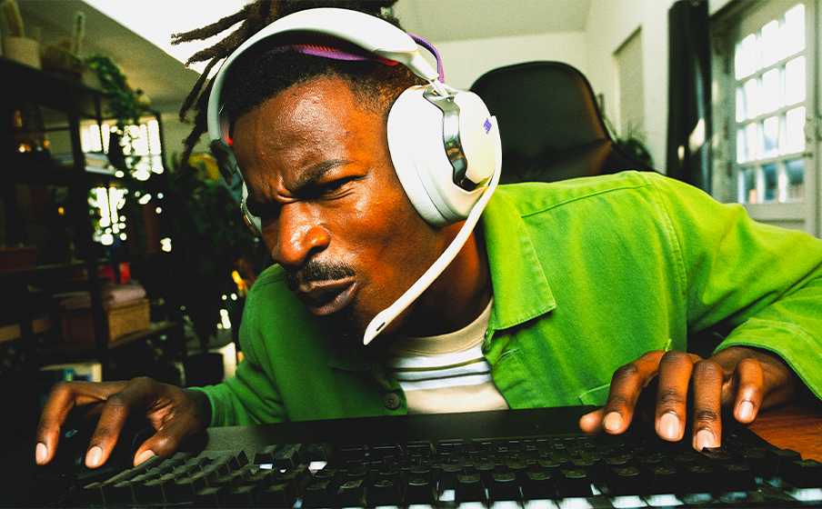 50mm carbon dynamic drivers for the ultimate JBL Quantum Sound