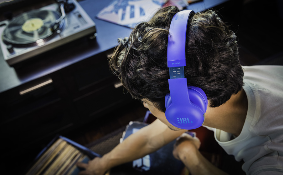 JBL Everest 700 Around ear Wireless Headphones